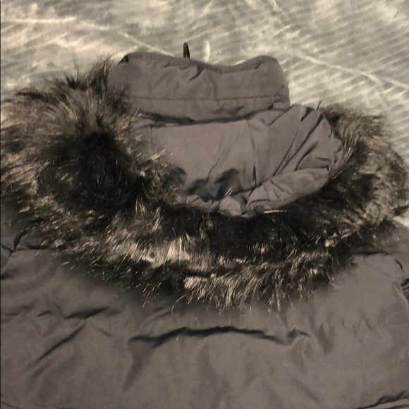 DKNY black puffer jacket with faux fur hood. - Picture 4 of 4